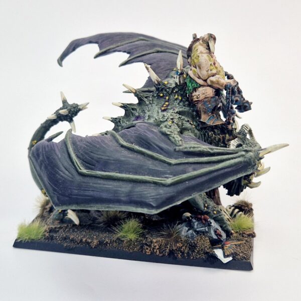 A photo of a Chaos Daemons Plague Lord on Jabberslythe Warhammer miniature