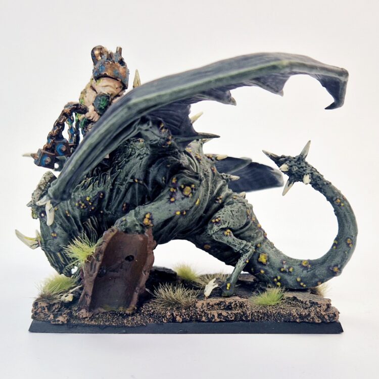 A photo of a Chaos Daemons Plague Lord on Jabberslythe Warhammer miniature