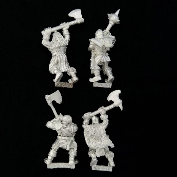 A photo of Chaos Warriors Marauders with Two-Handed Weapons Warhammer miniatures