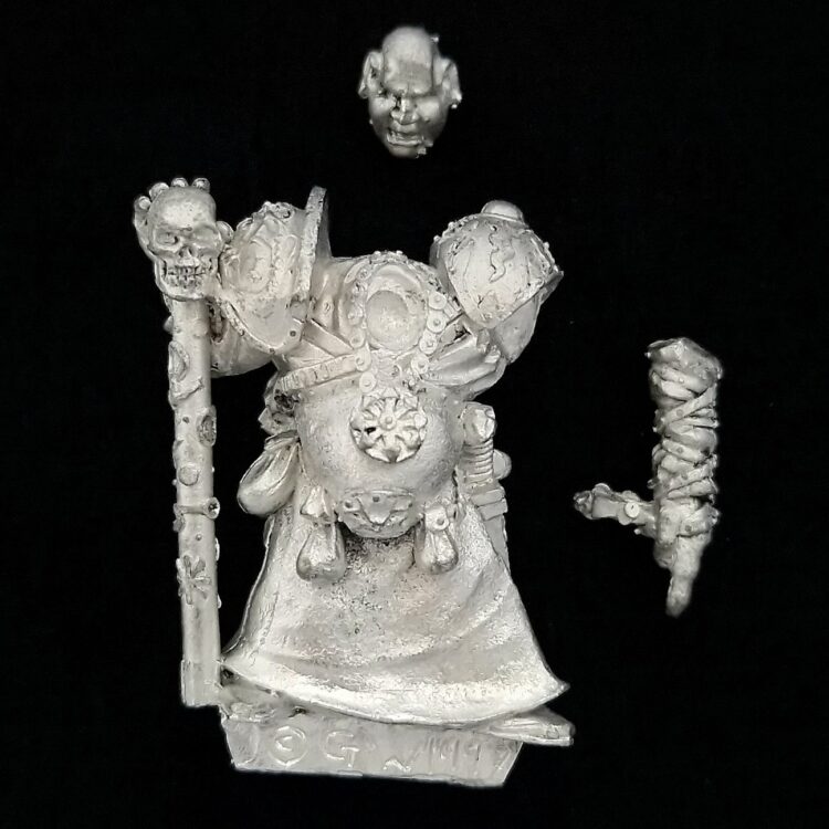 A photo of a Chaos Warriors Sorcerer Warhammer miniature