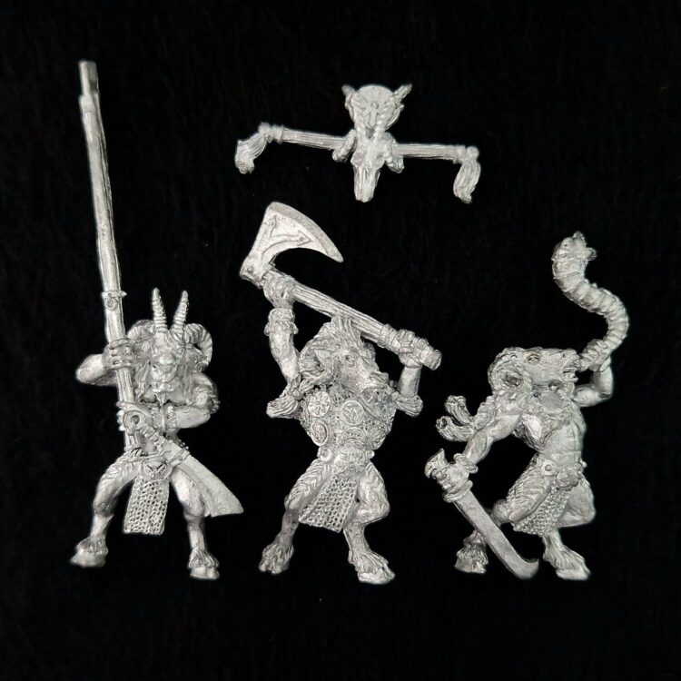 A photo of Beasts of Chaos Beastmen Command Warhammer miniatures