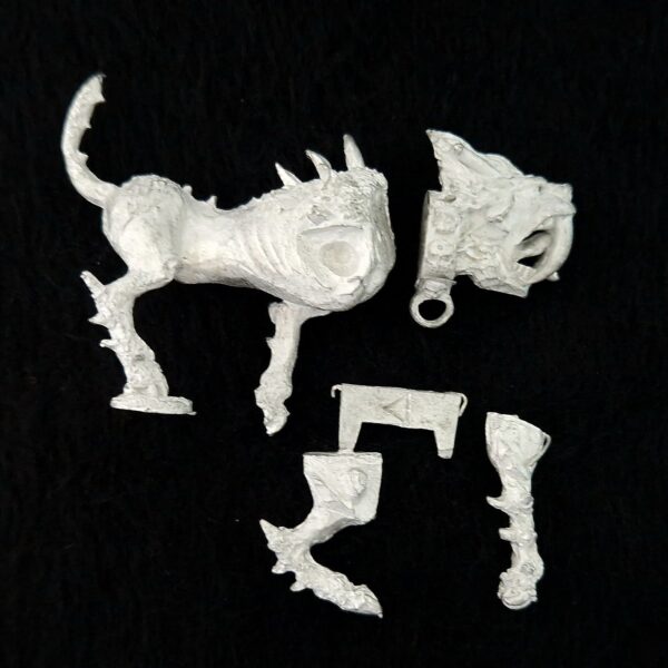 A photo of a Daemons of Chaos Flesh Hound Warhammer miniature