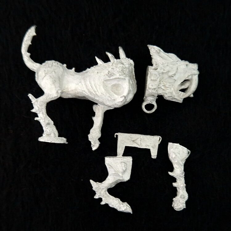 A photo of a Chaos Daemons Flesh Hound Warhammer miniature