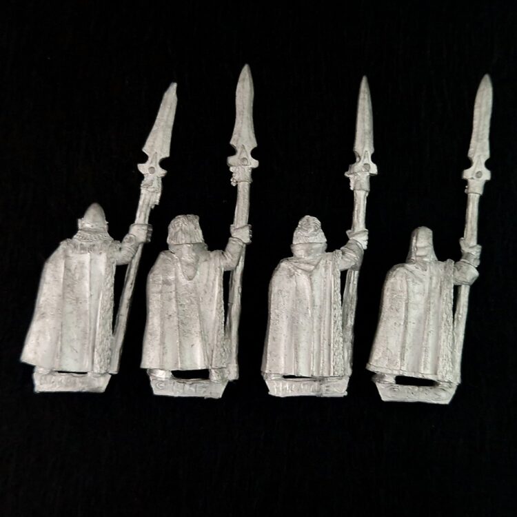 A photo of Wood Elves Glade Guard Spearmen Warhammer miniatures