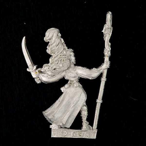 A photo of a Wood Elves Sorceress on Foot Warhammer miniature