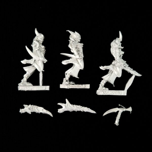 A photo of Chaos Daemons Daemonettes of Slaanesh Warhammer miniatures