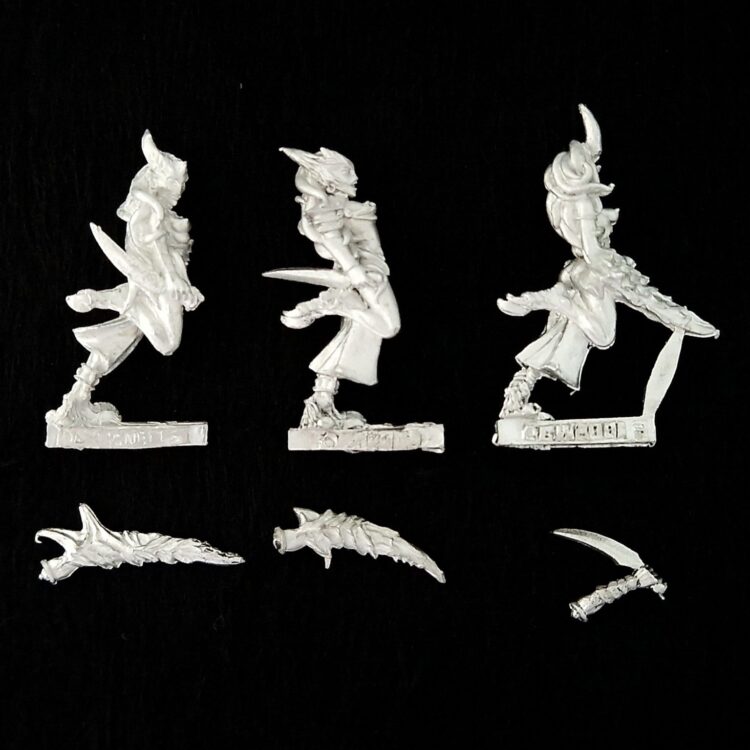 A photo of Chaos Daemons Daemonettes of Slaanesh Warhammer miniatures