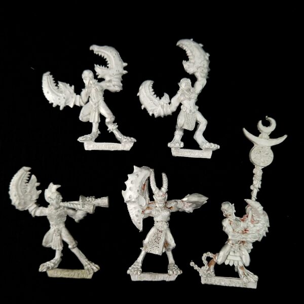 A photo of Chaos Daemons Daemonettes of Slaanesh Warhammer miniatures