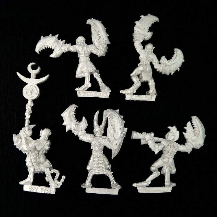 A photo of Chaos Daemons Daemonettes of Slaanesh Warhammer miniatures