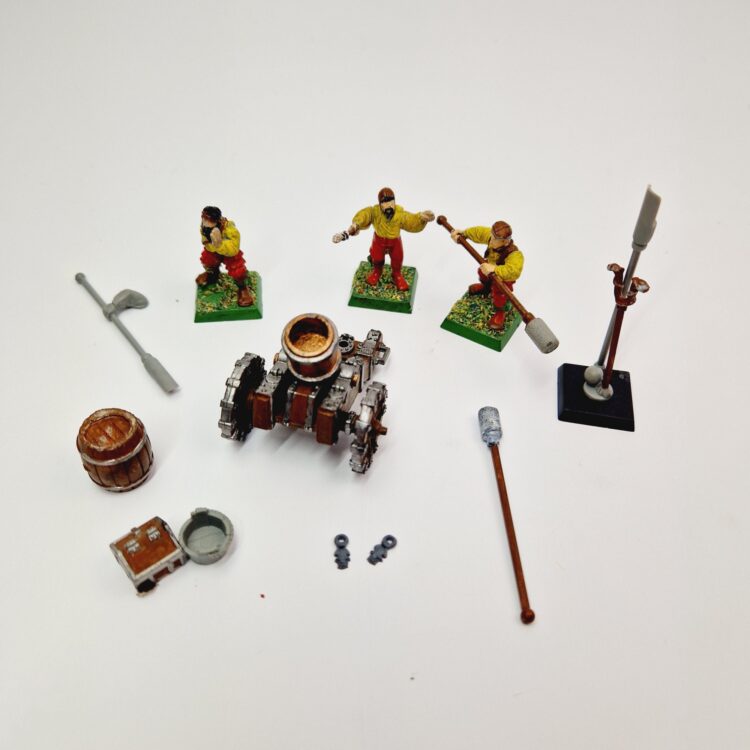 A photo of a The Empire Artillery Warhammer miniature