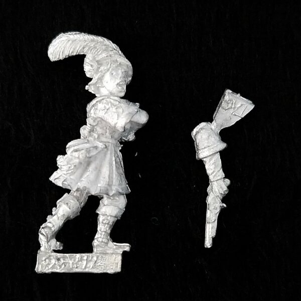 A photo of a Mordheim Mercenaries Mariënburgers Youngblood Warhammer miniature