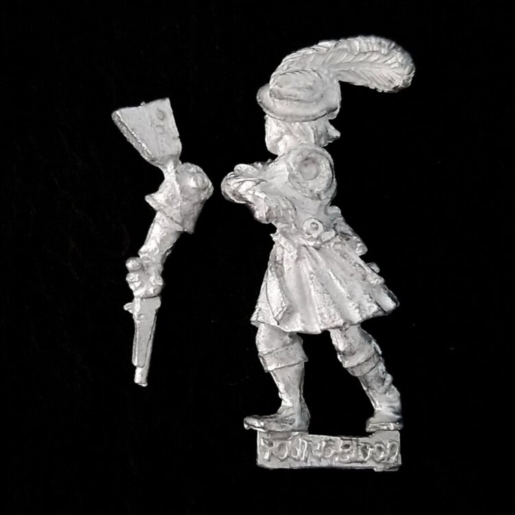 A photo of a Mordheim Mercenaries Mariënburgers Youngblood Warhammer miniature