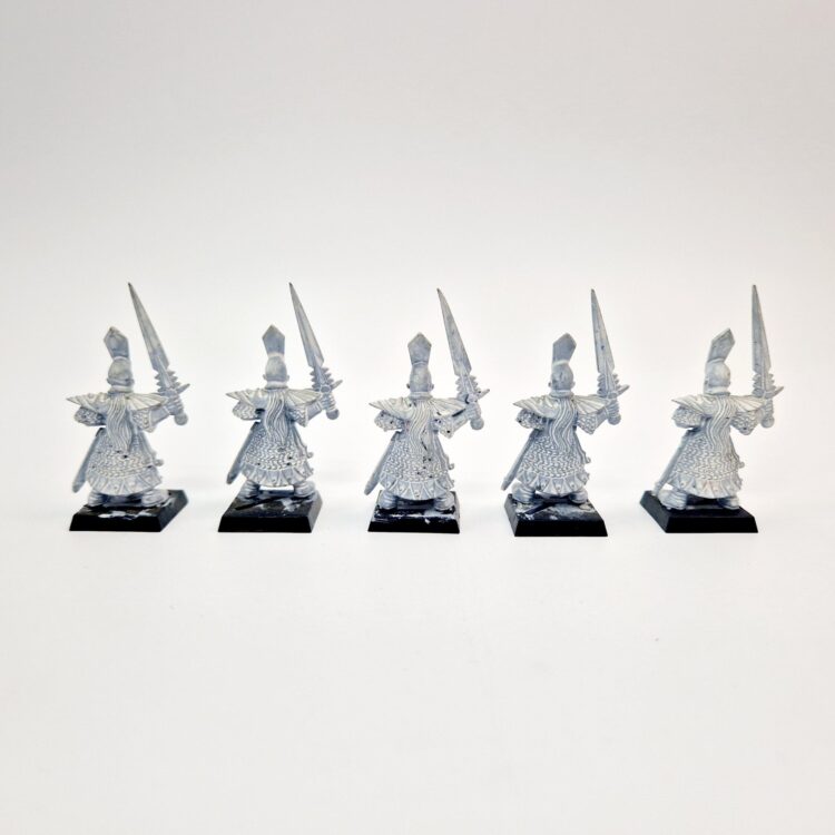 A photo of Dark Elves Warriors Warhammer miniatures