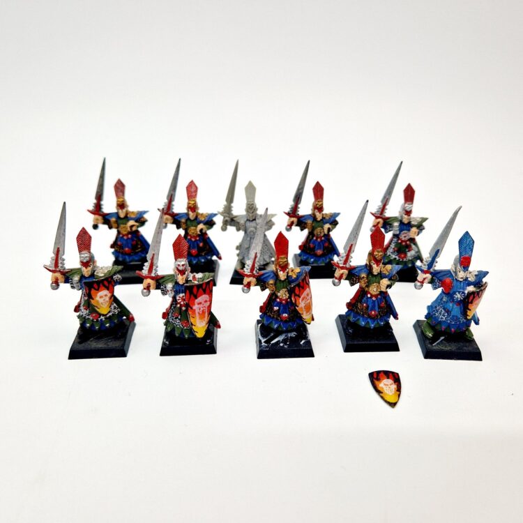 A photo of Dark Elves Warriors Warhammer miniatures