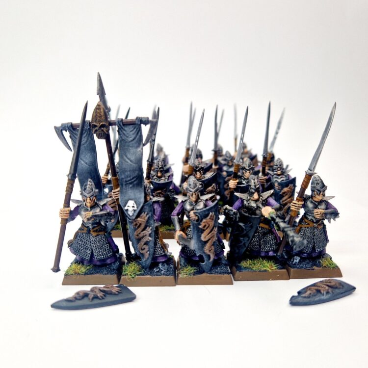 A photo of Dark Elves Warriors Regiment Warhammer miniatures