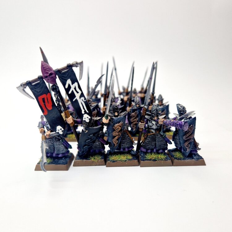 A photo of Dark Elves Warriors Regiment Warhammer miniatures