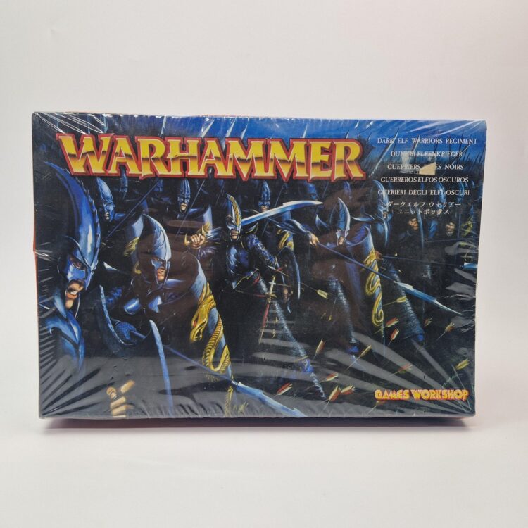 A photo of Dark Elves Spearmen Warhammer miniatures