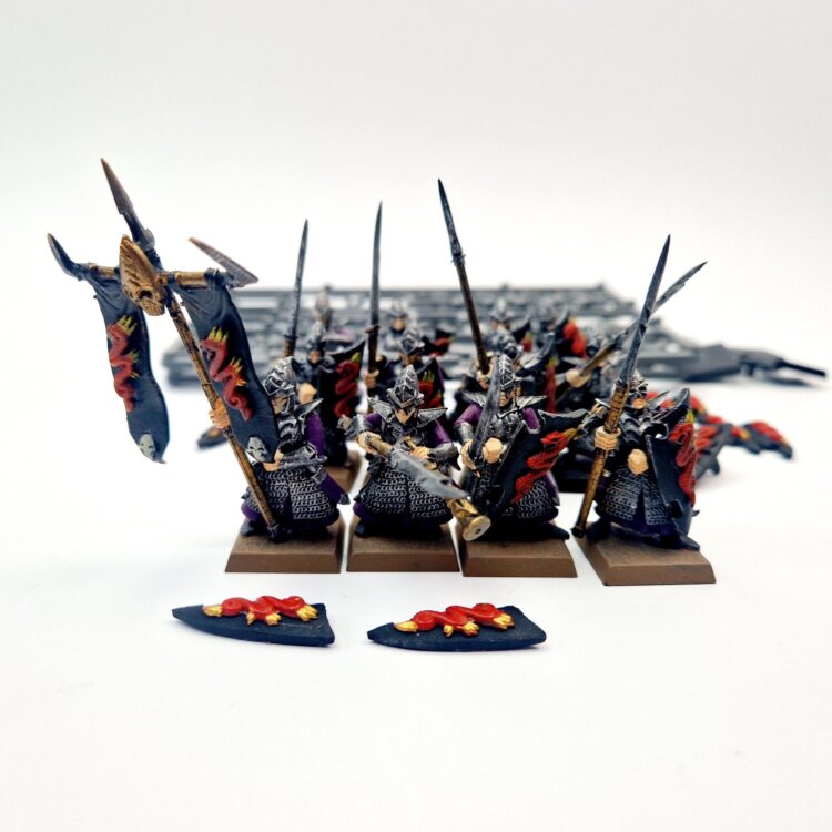 A photo of Dark Elves Warriors Regiment Warhammer miniatures