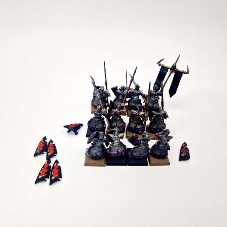 A photo of Dark Elves Warriors Regiment Warhammer miniatures