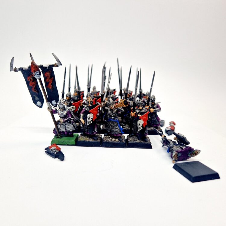 A photo of Dark Elves Warriors Regiment Warhammer miniatures