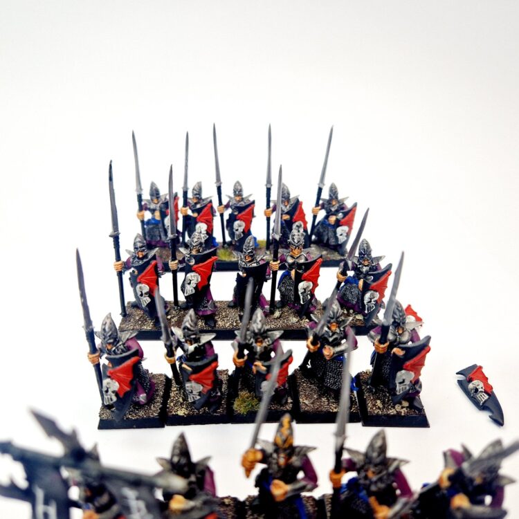 A photo of Dark Elves Warriors Regiment Warhammer miniatures