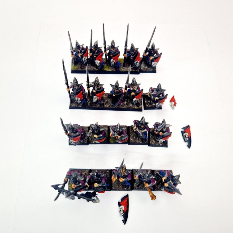 A photo of Dark Elves Warriors Regiment Warhammer miniatures