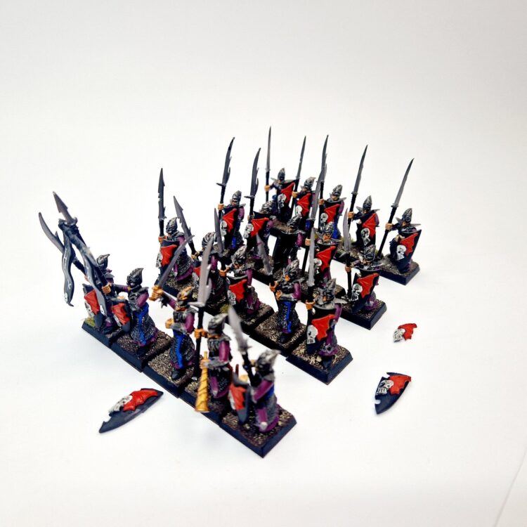 A photo of Dark Elves Warriors Regiment Warhammer miniatures