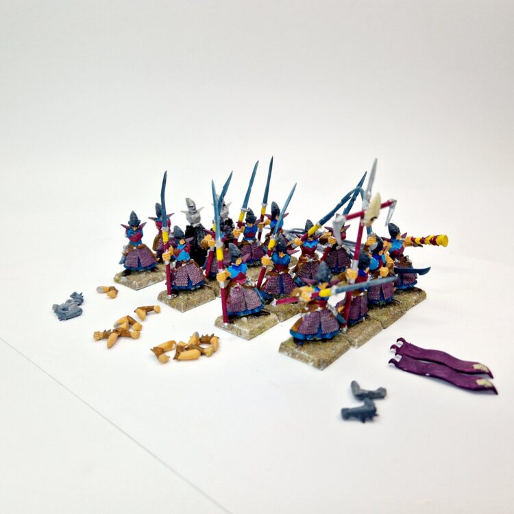 A photo of Dark Elves Warriors Regiment Warhammer miniatures