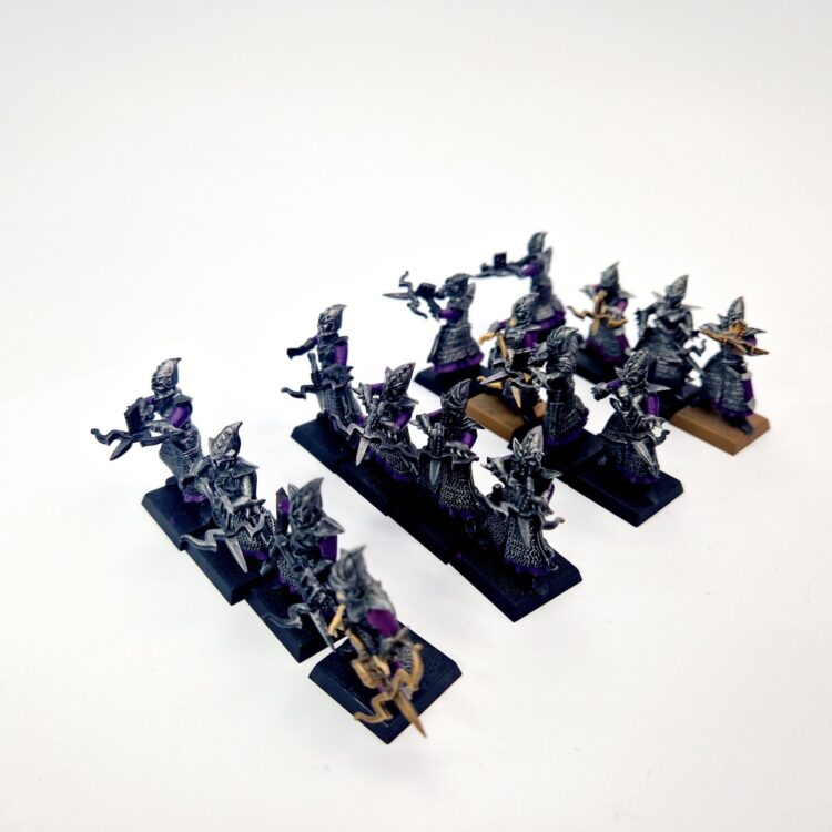 A photo of Dark Elves Warriors Regiment Crossbowmen Warhammer miniatures