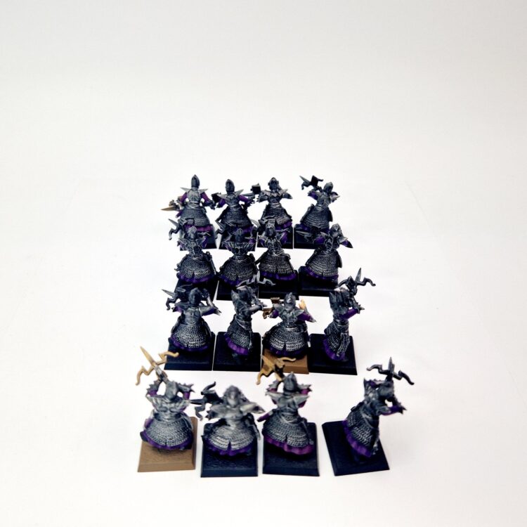 A photo of Dark Elves Warriors Regiment Crossbowmen Warhammer miniatures