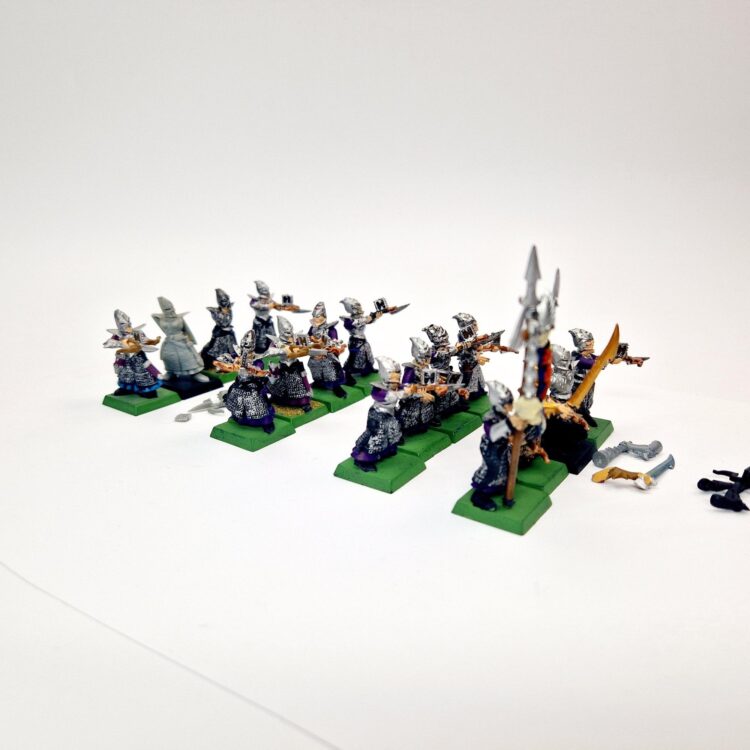 A photo of Dark Elves Warriors Regiment Crossbowmen Warhammer miniatures