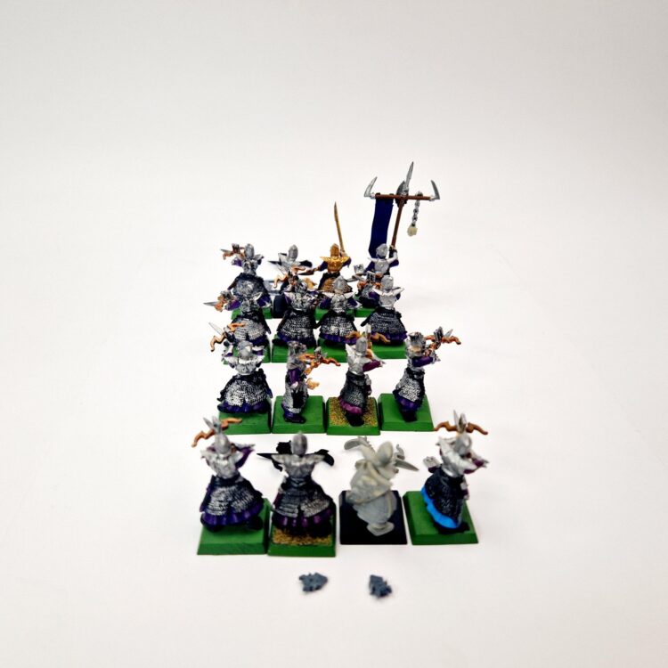 A photo of Dark Elves Warriors Regiment Crossbowmen Warhammer miniatures