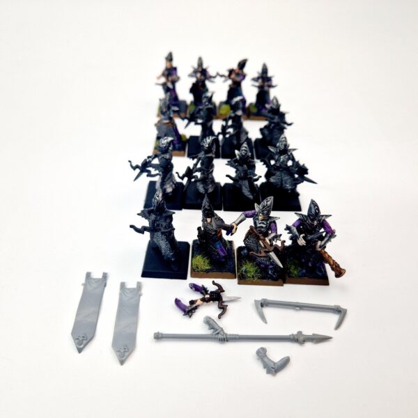 A photo of Dark Elves Warriors Regiment Crossbowmen Warhammer miniatures