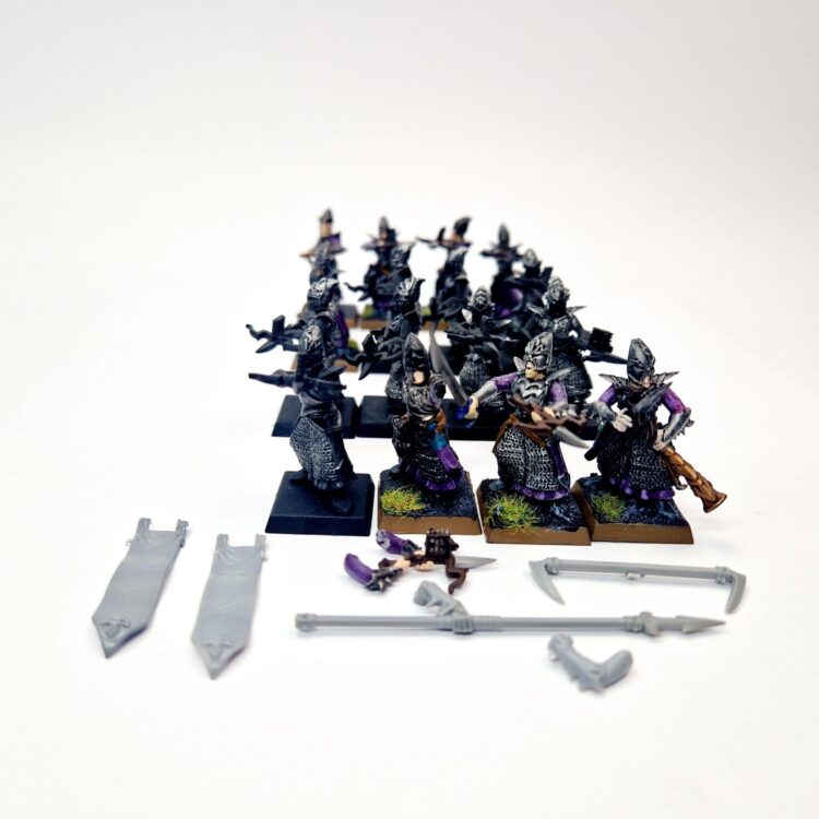 A photo of Dark Elves Warriors Regiment Crossbowmen Warhammer miniatures