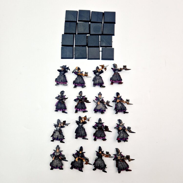 A photo of Dark Elves Warriors Regiment Crossbowmen Warhammer miniatures