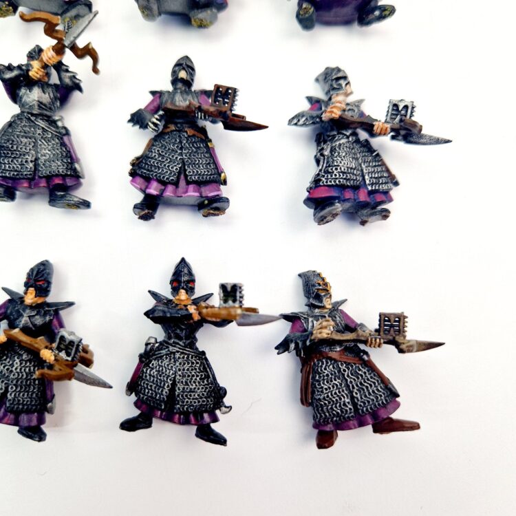 A photo of Dark Elves Warriors Regiment Crossbowmen Warhammer miniatures