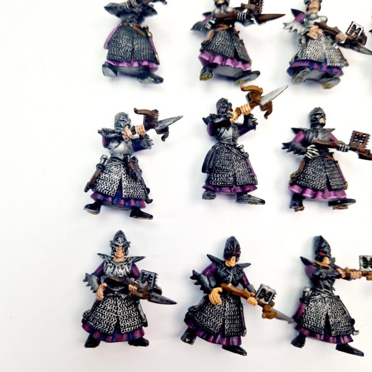 A photo of Dark Elves Warriors Regiment Crossbowmen Warhammer miniatures