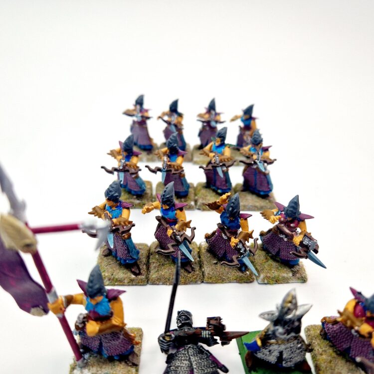 A photo of Dark Elves Warriors Regiment Crossbowmen Warhammer miniatures