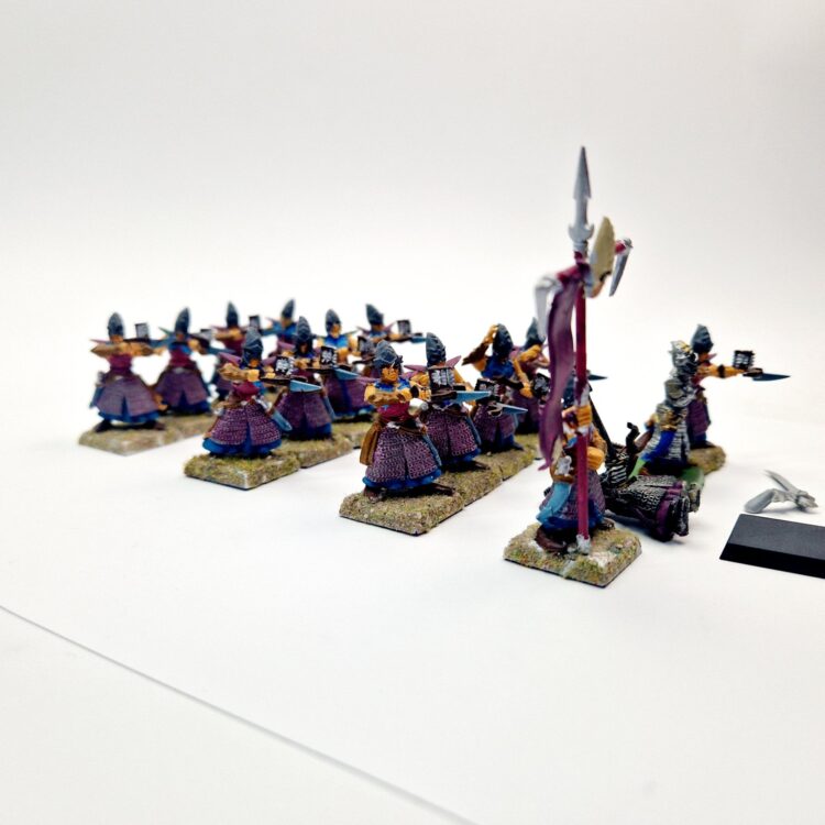 A photo of Dark Elves Warriors Regiment Crossbowmen Warhammer miniatures