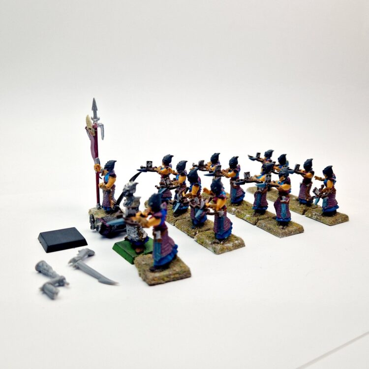 A photo of Dark Elves Warriors Regiment Crossbowmen Warhammer miniatures