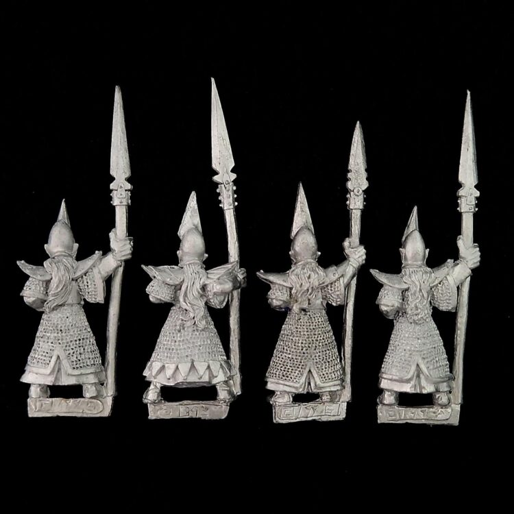 A photo of Dark Elves Spearmen Warhammer miniatures