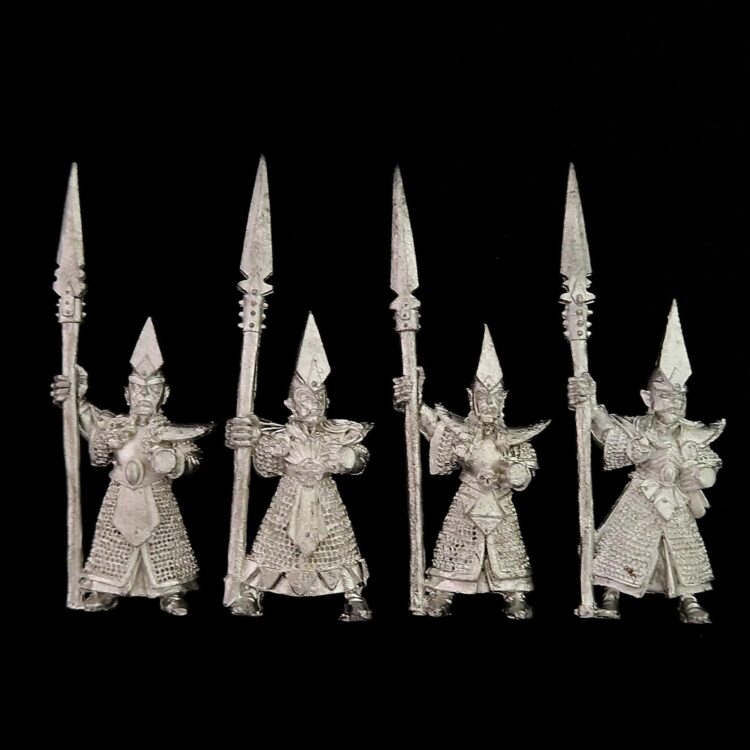 A photo of Dark Elves Spearmen Warhammer miniatures