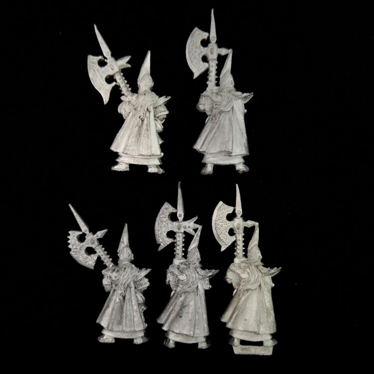 A photo of Dark Elves Black Guard Warhammer miniatures