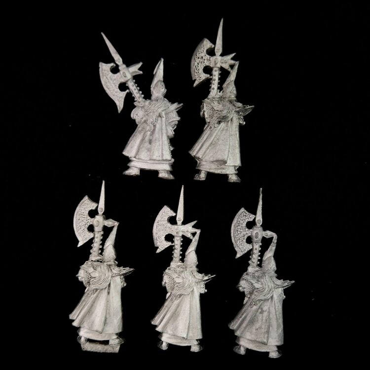 A photo of Dark Elves Black Guard Warhammer miniatures