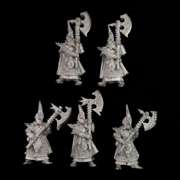 A photo of Dark Elves Black Guard Warhammer miniatures