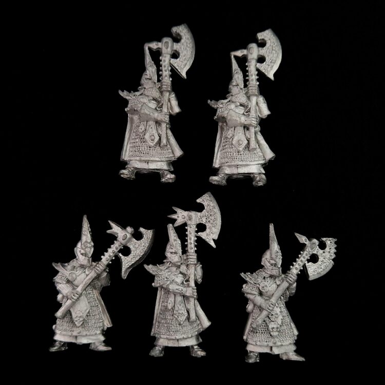 A photo of Dark Elves Black Guard Warhammer miniatures