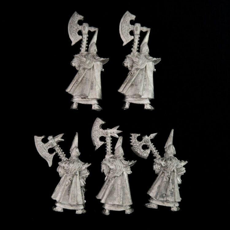 A photo of Dark Elves Black Guard Warhammer miniatures