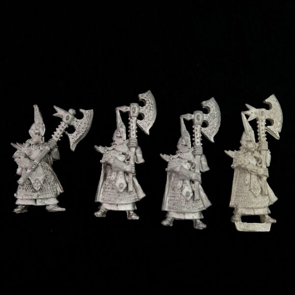 A photo of Dark Elves Black Guard Warhammer miniatures