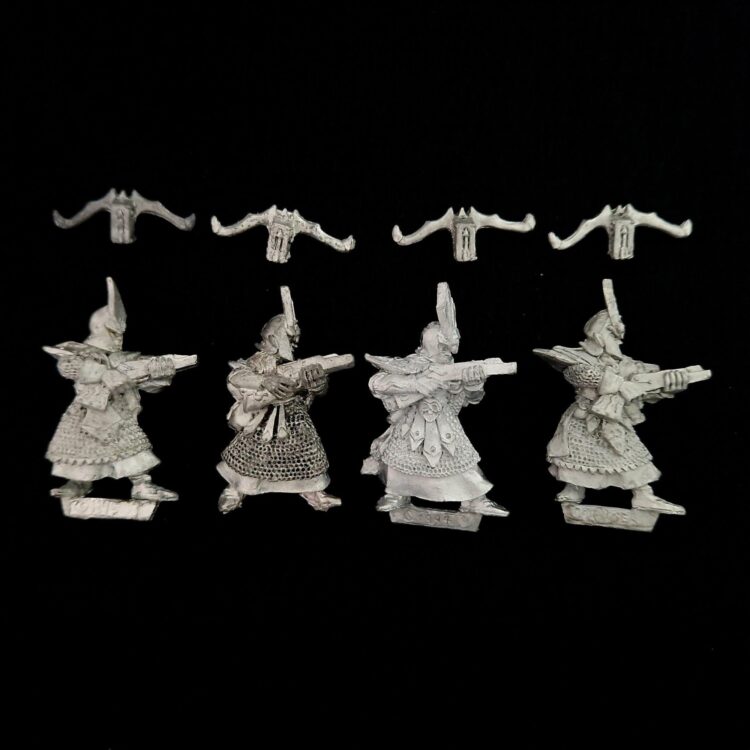 A photo of Dark Elves Crossbowmen Warhammer miniatures