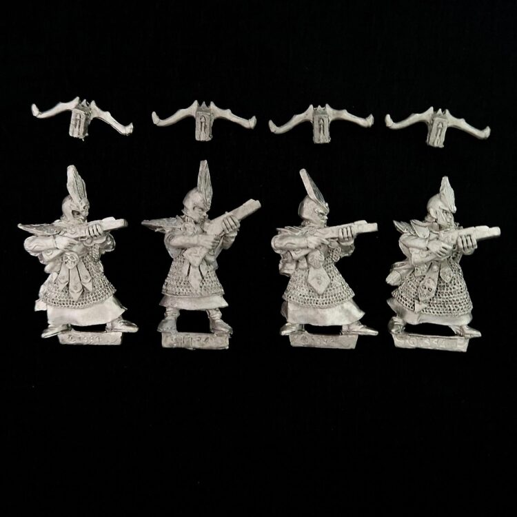 A photo of Dark Elves Crossbowmen Warhammer miniatures